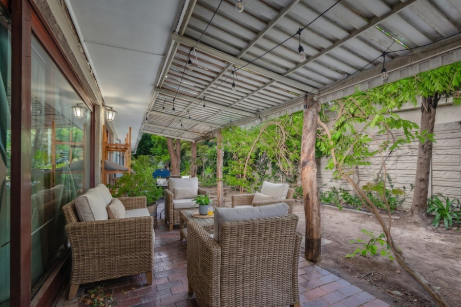 6 Bedroom Property for Sale in Golden Acre Western Cape